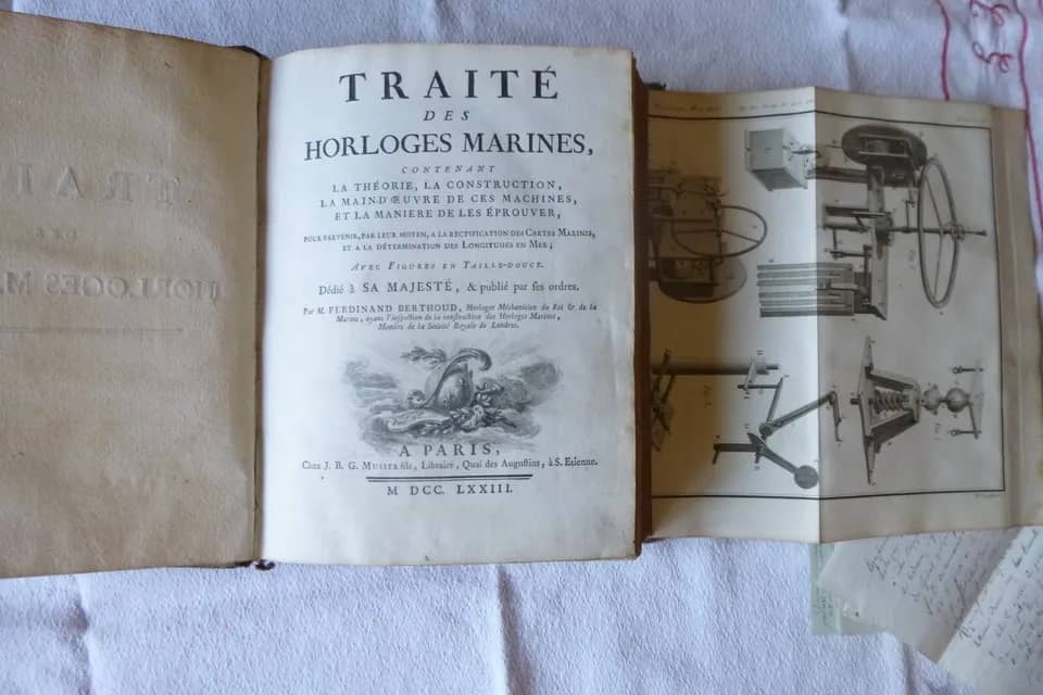 Ancien livre sur l'horlogerie marine F. Berthoud