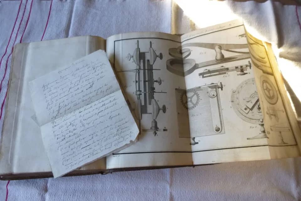 Ancien livre sur l'horlogerie marine F. Berthoud