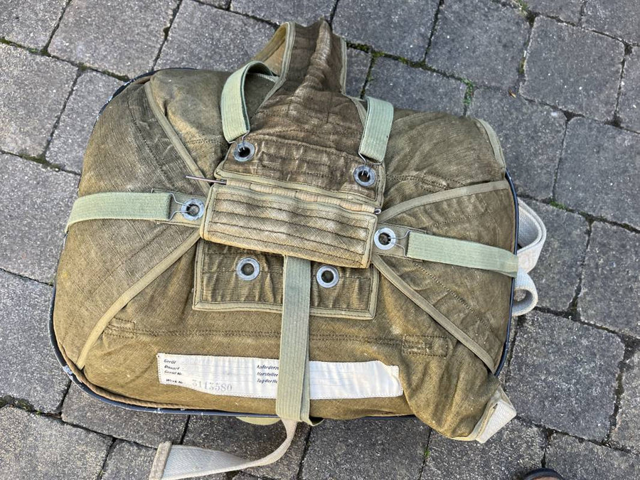 Lw Parachute Dorsal 'Ruckenfallschirm' Navigant Pilote Harnais Et Voilure