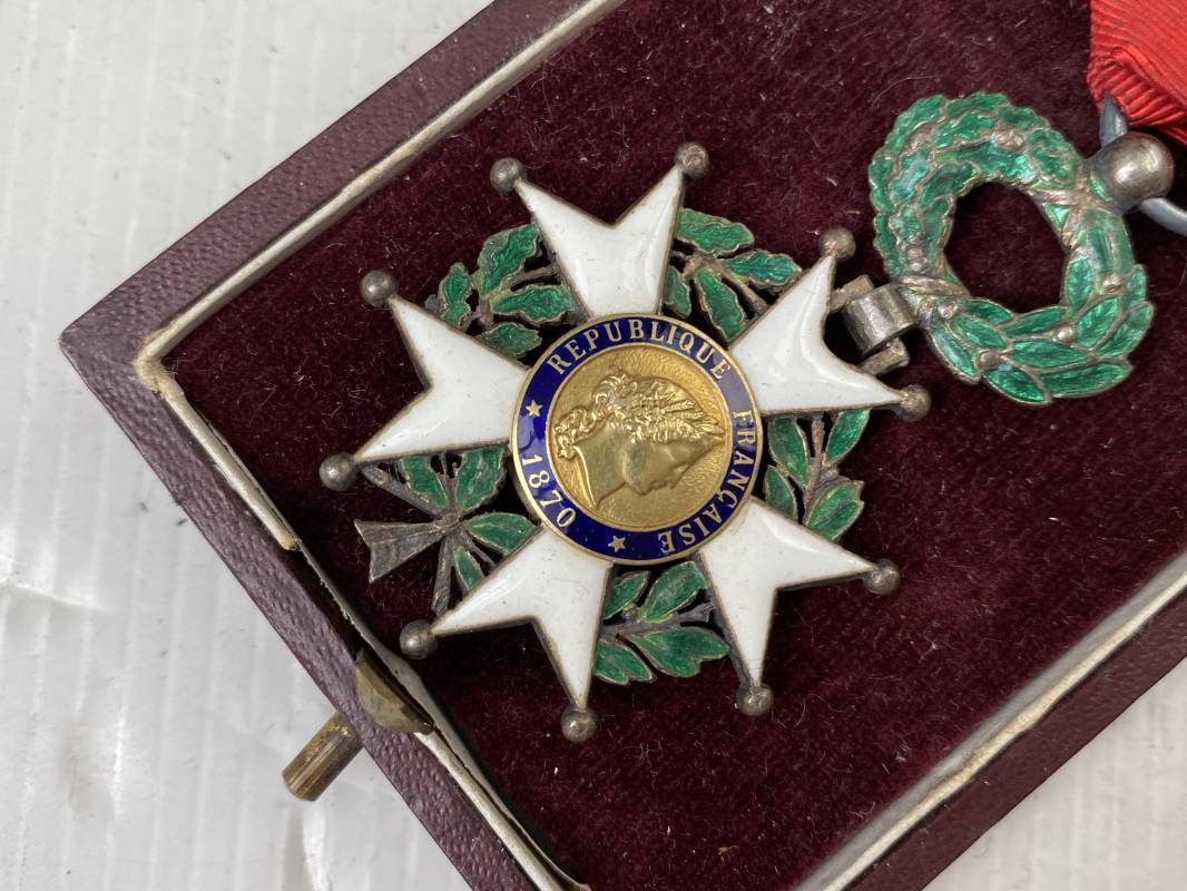 Médaille Chevalier Légion d'honneur et boitier