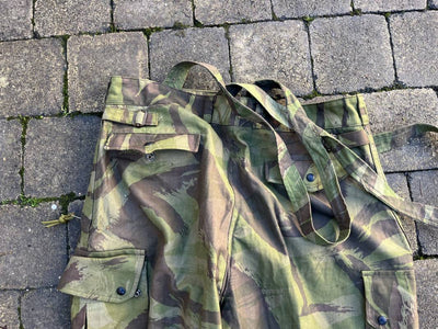 Pantalon de saut camouflé Parachutiste TAP 4752 et bretelles toile
