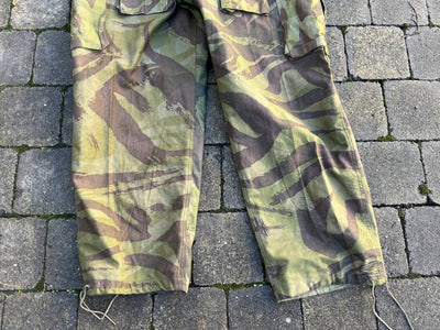 Pantalon de saut camouflé Parachutiste TAP 4752 et bretelles toile