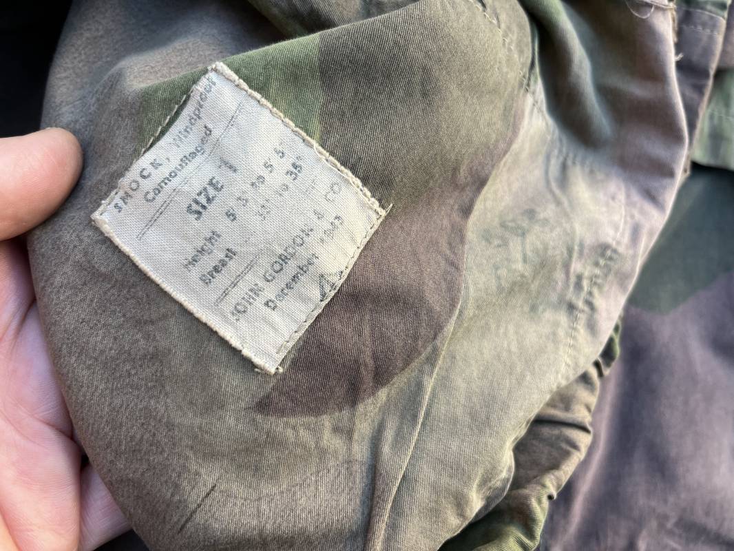 Veste et pantalon camouflés 'Peau de saucisson'