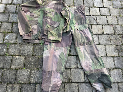 Veste et pantalon camouflés 'Peau de saucisson'