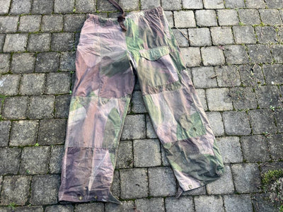 Veste et pantalon camouflés 'Peau de saucisson'