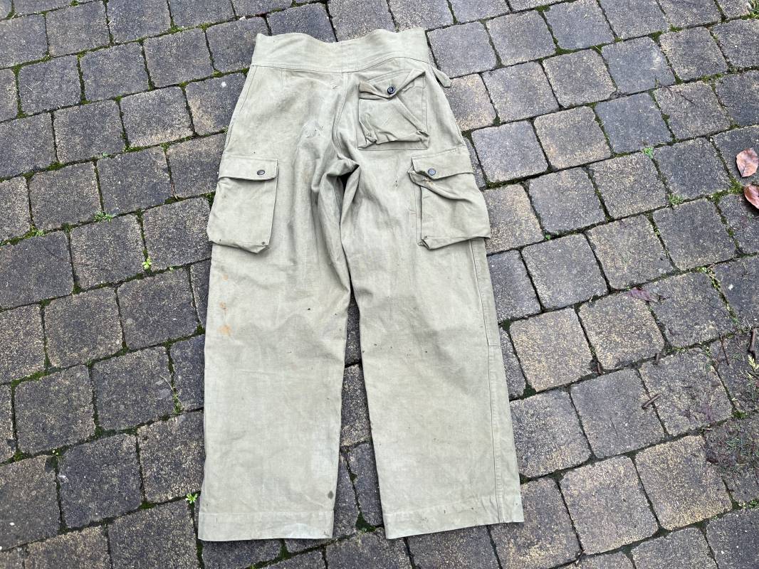 Veste Et Pantalon De Saut Kaki Parachutiste Tap Modèle Extrème Orient