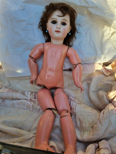 Poupée ancienne Jumeau bouche fermée