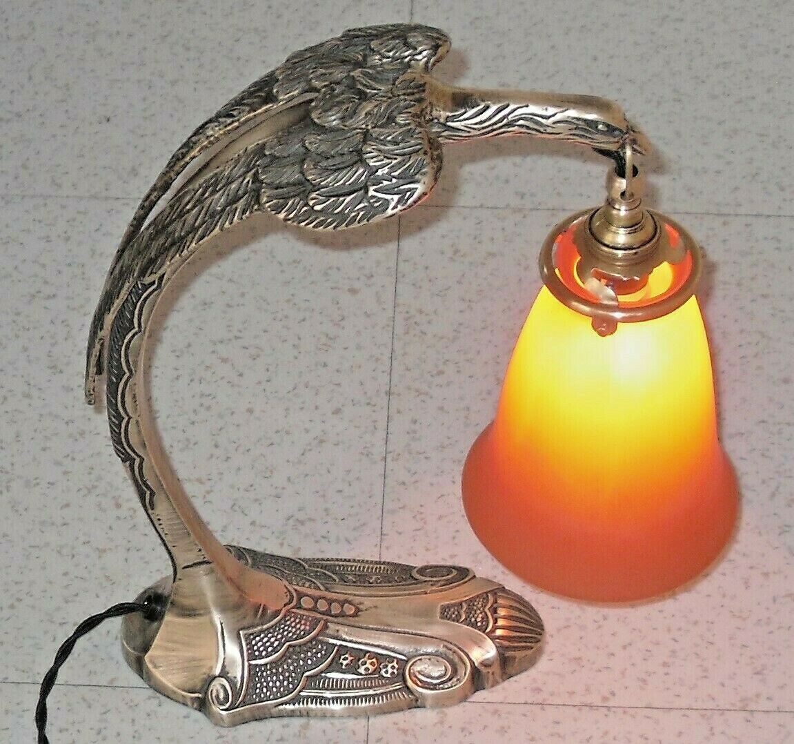 Lampe De Table Art Deco Nouveau Bronze Aigle Tulipe Pâte De Verre