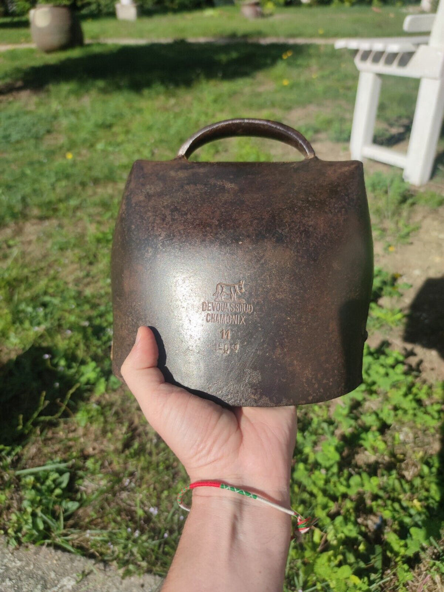 Ancienne Cloche Devouassoud Chamonix N°11