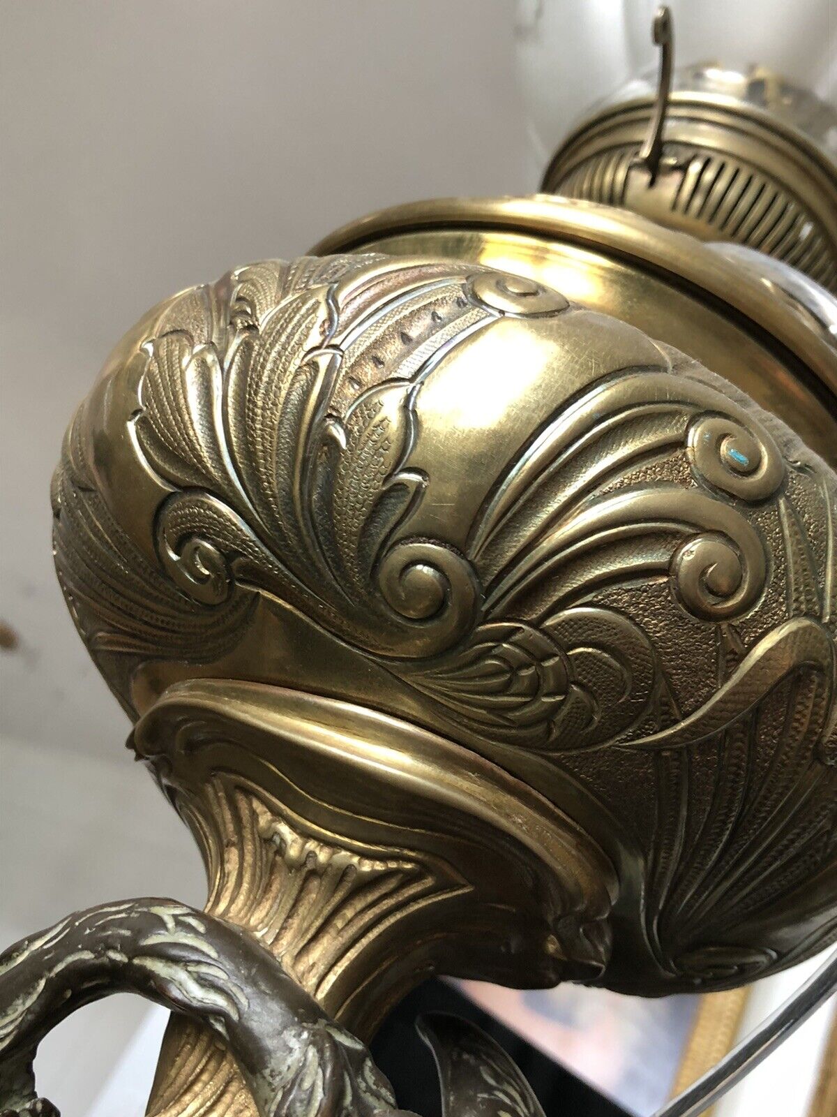 Grande lampe à pétrole en bronze doré Napoléon III dragon chimère