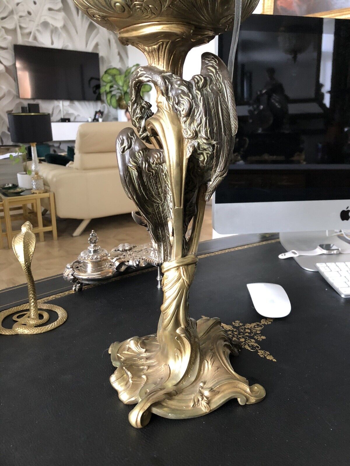 Grande lampe à pétrole en bronze doré Napoléon III dragon chimère