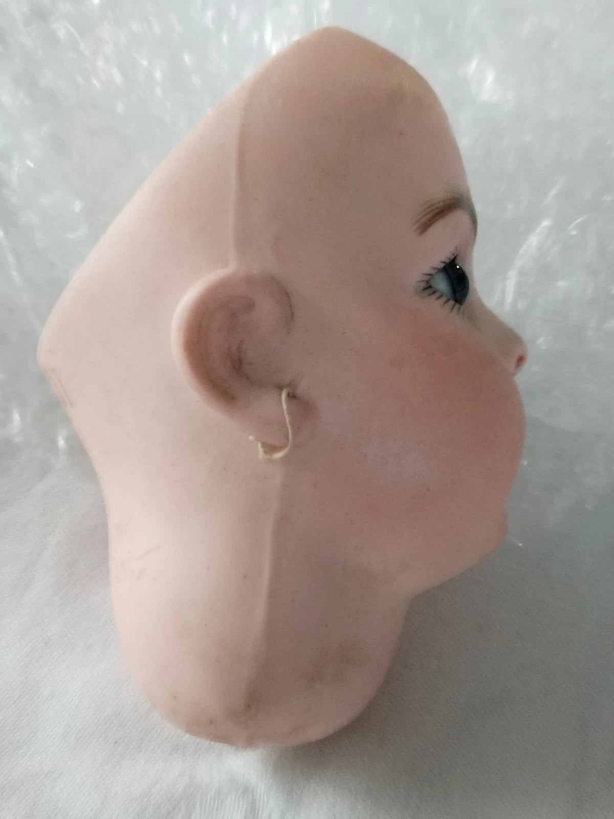 Authentique Tête De Poupée Bru Ancienne Biscuit Porcelaine Bouche Fermée