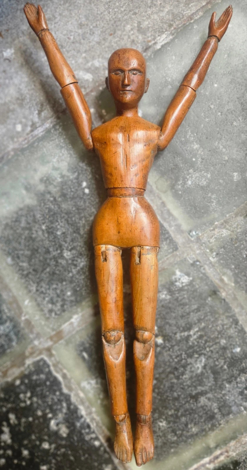 Mannequin Ancien Articulé En Bois Sculpté