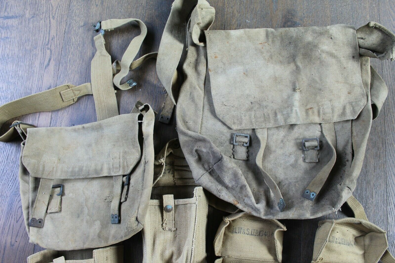 Gros lot matériel équipement web GB WW2 anglais filet casque pouch FM BREN