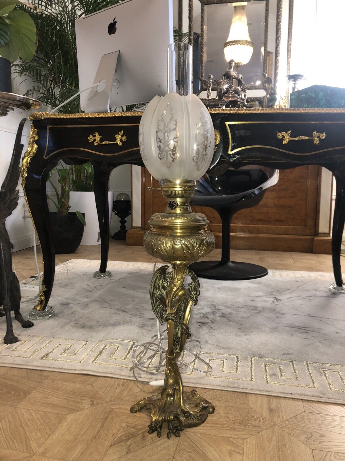 Grande lampe à pétrole en bronze doré Napoléon III dragon chimère
