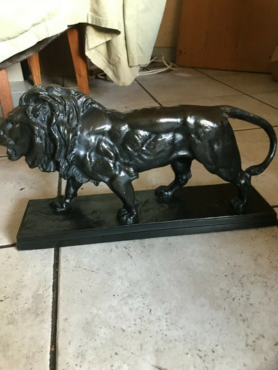 Antoine Louis Barye  (1796-1875)  Bronze  " Lion" Signé