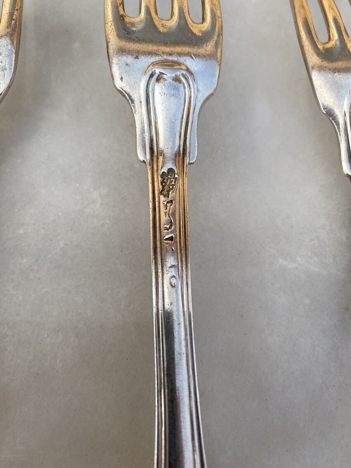 Lot de 8 Fourchettes Coquille Blason Abeille anciens Argent Fermier