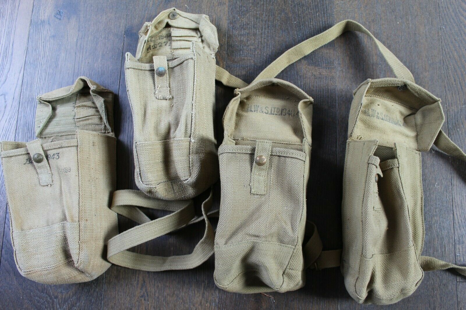 Gros lot matériel équipement web GB WW2 anglais filet casque pouch FM BREN