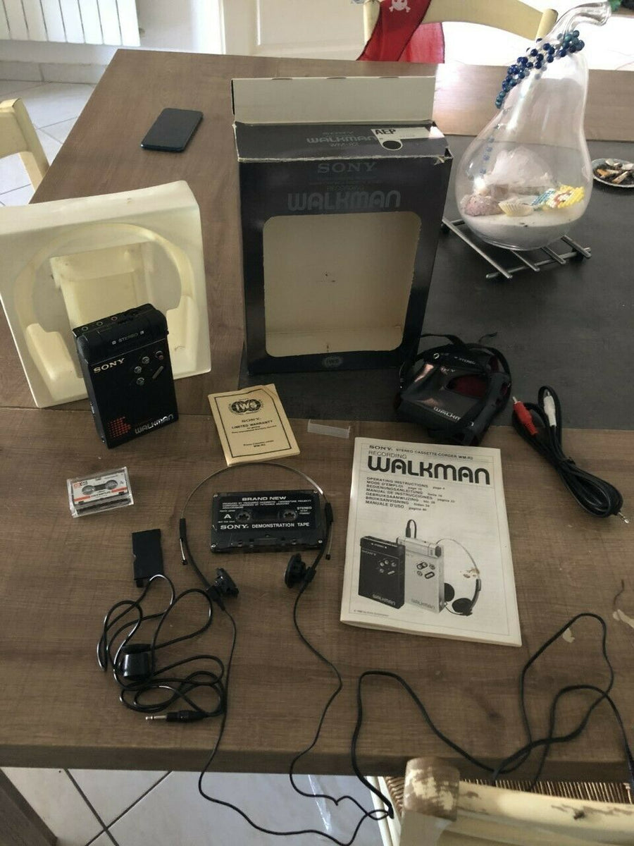 Sony Walkman Cassette - Corder Wm - R2 Vintage
