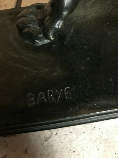 Antoine Louis Barye  (1796-1875)  Bronze  " Lion" Signé