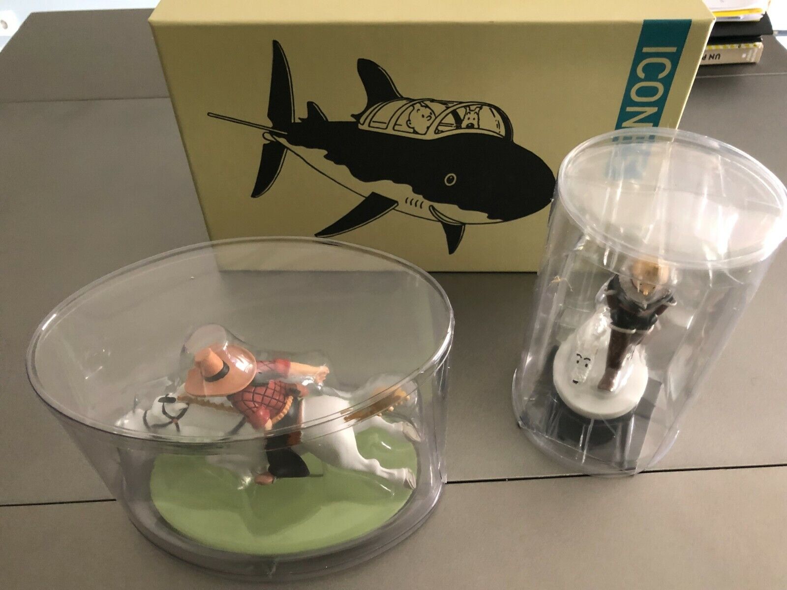 Tintin Sous-marin requin 2022