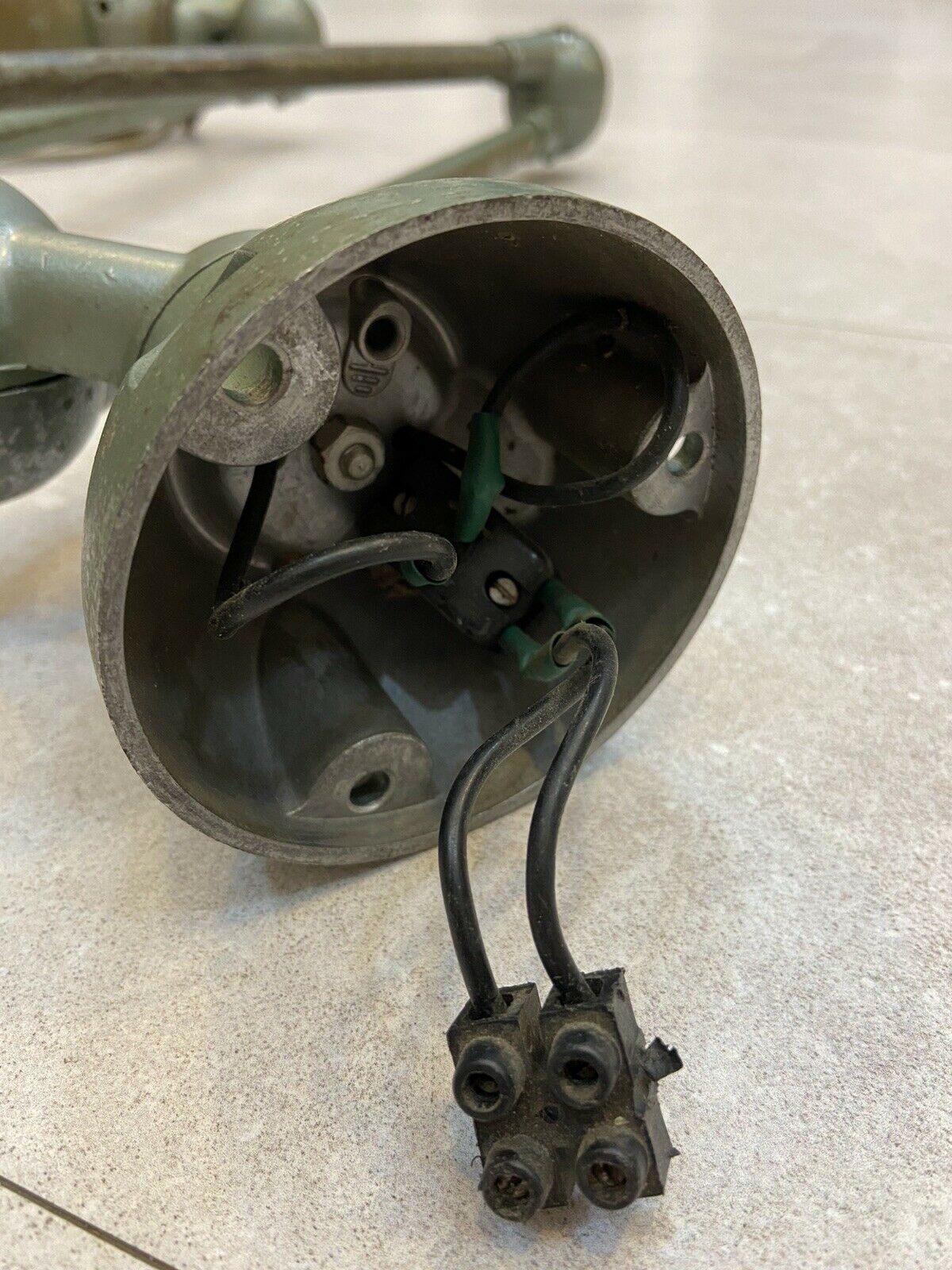 Lampe Jielde Trois Bras, Peinture Verte Vespa D’origine