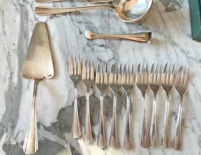 Christofle Ménagère De 75 Pièces Modèle Boréal Art Déco Métal Argenté