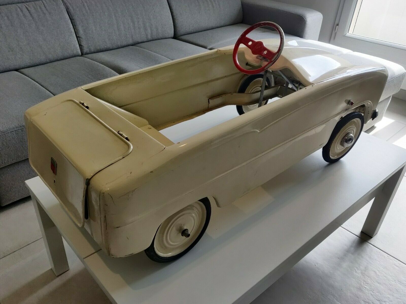 Voiture à pédales SIMCA Ariane Pierre GUY Tri-ang DEVILLAINE