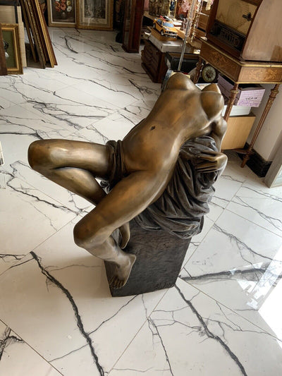 Joli Bronze Femme , Signé A j John