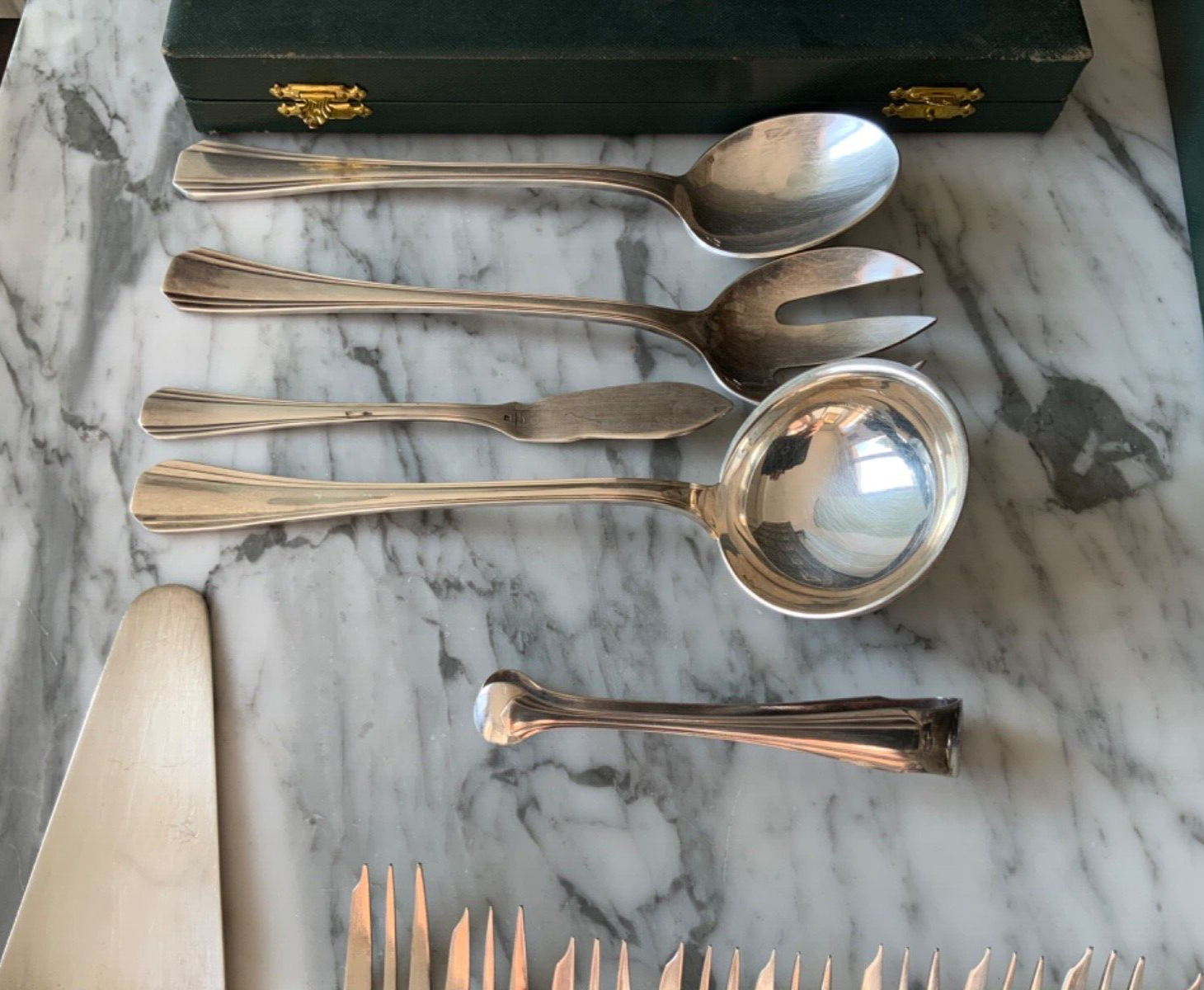 Christofle Ménagère De 75 Pièces Modèle Boréal Art Déco Métal Argenté
