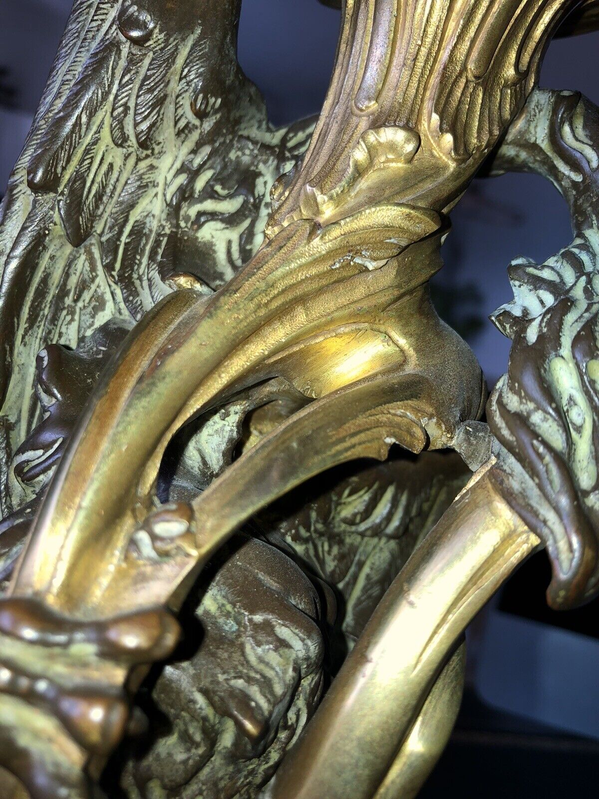 Grande lampe à pétrole en bronze doré Napoléon III dragon chimère