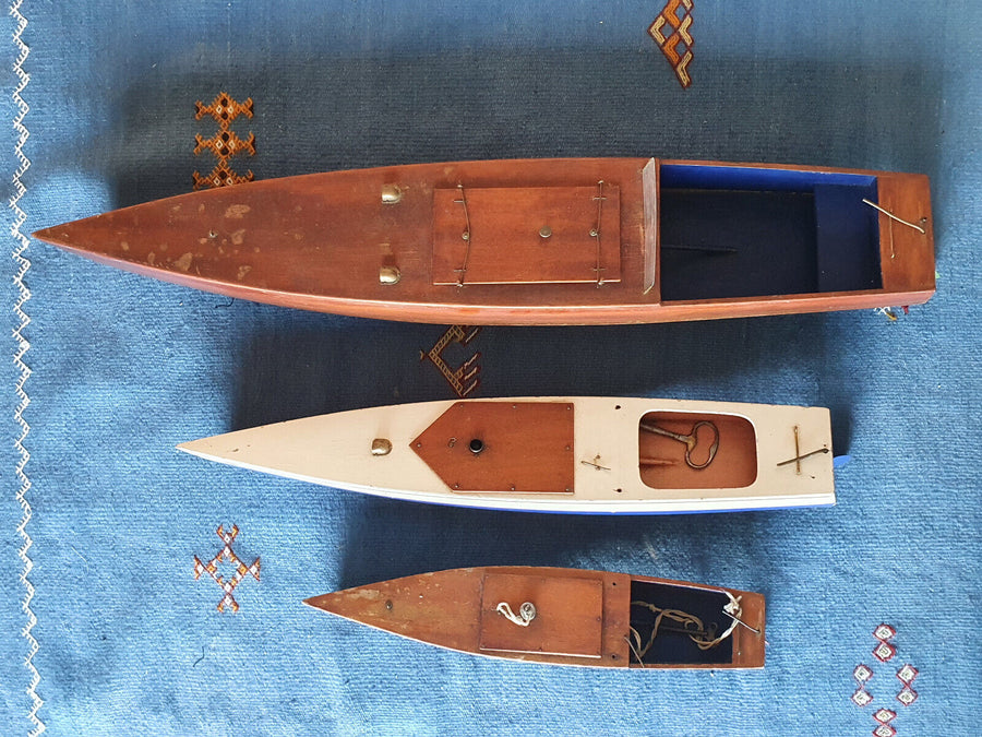 Lot vintage de 3 Bateaux Racer de bassin Kellner années 1930 en acajou
