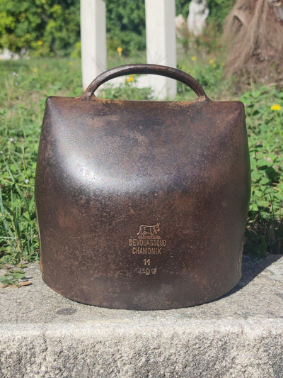 Ancienne Cloche Devouassoud Chamonix N°11