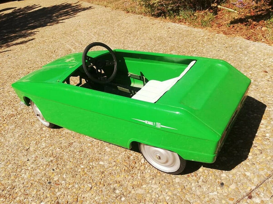 Voiture À Pédales De La Marque Française De Jouets Morellet-Guérineau