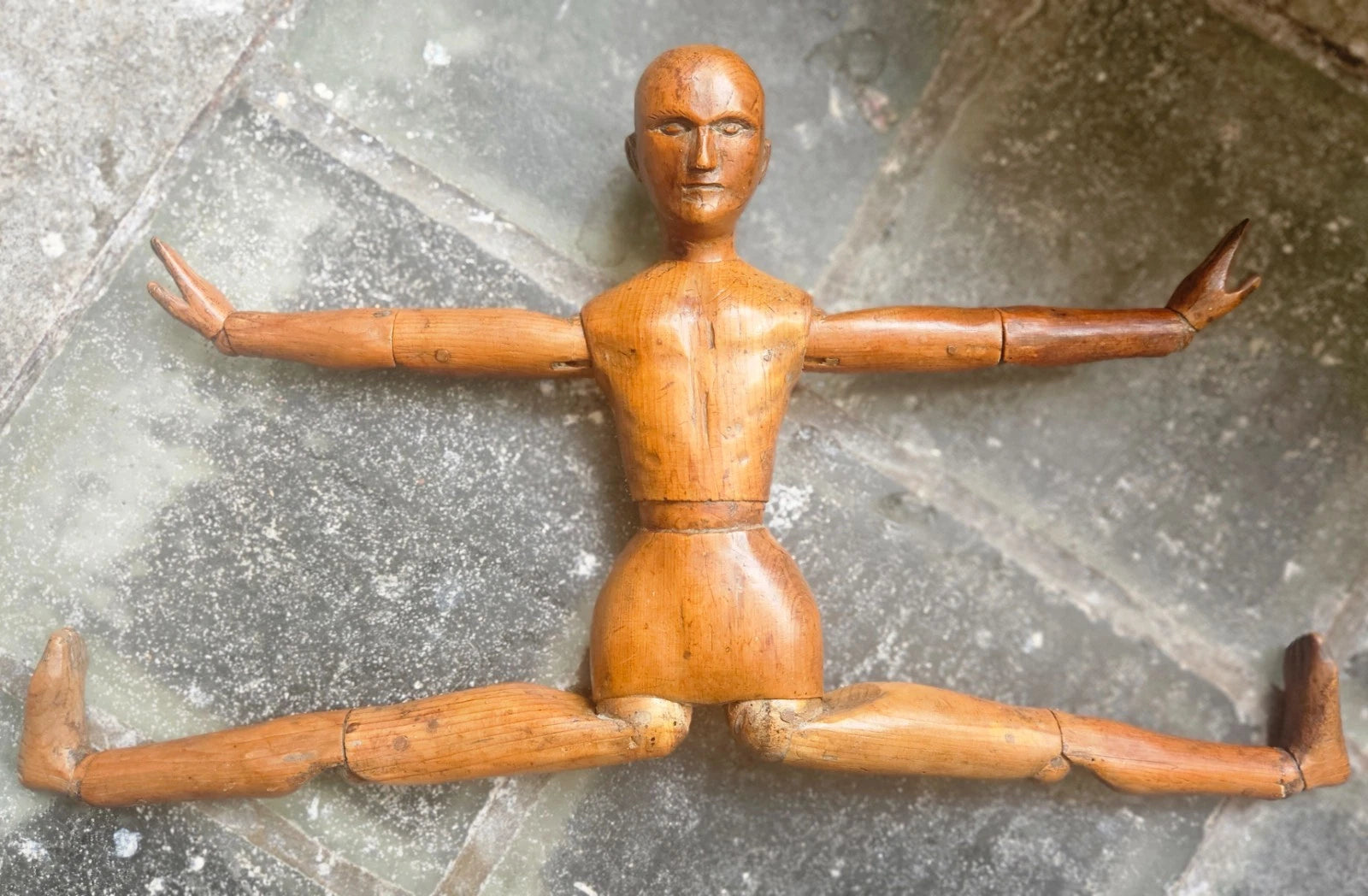 Mannequin Ancien Articulé En Bois Sculpté