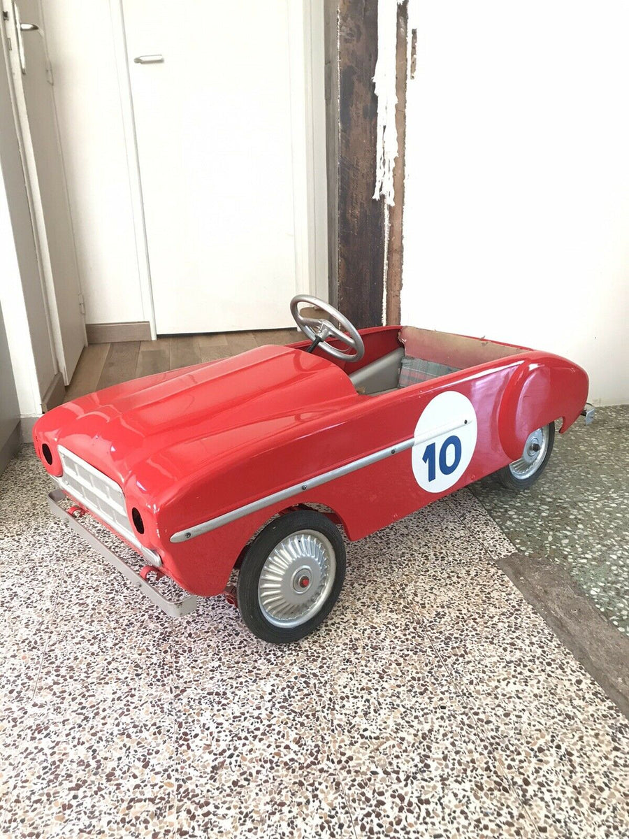 Voiture À Pédales Ancienne