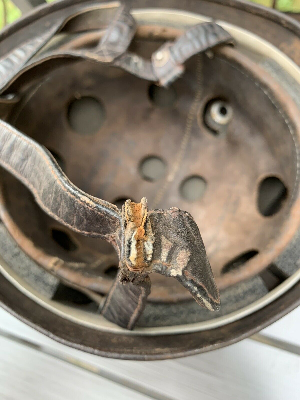 Casque de parachutiste allemand de la Seconde Guerre mondiale, modèle ET68