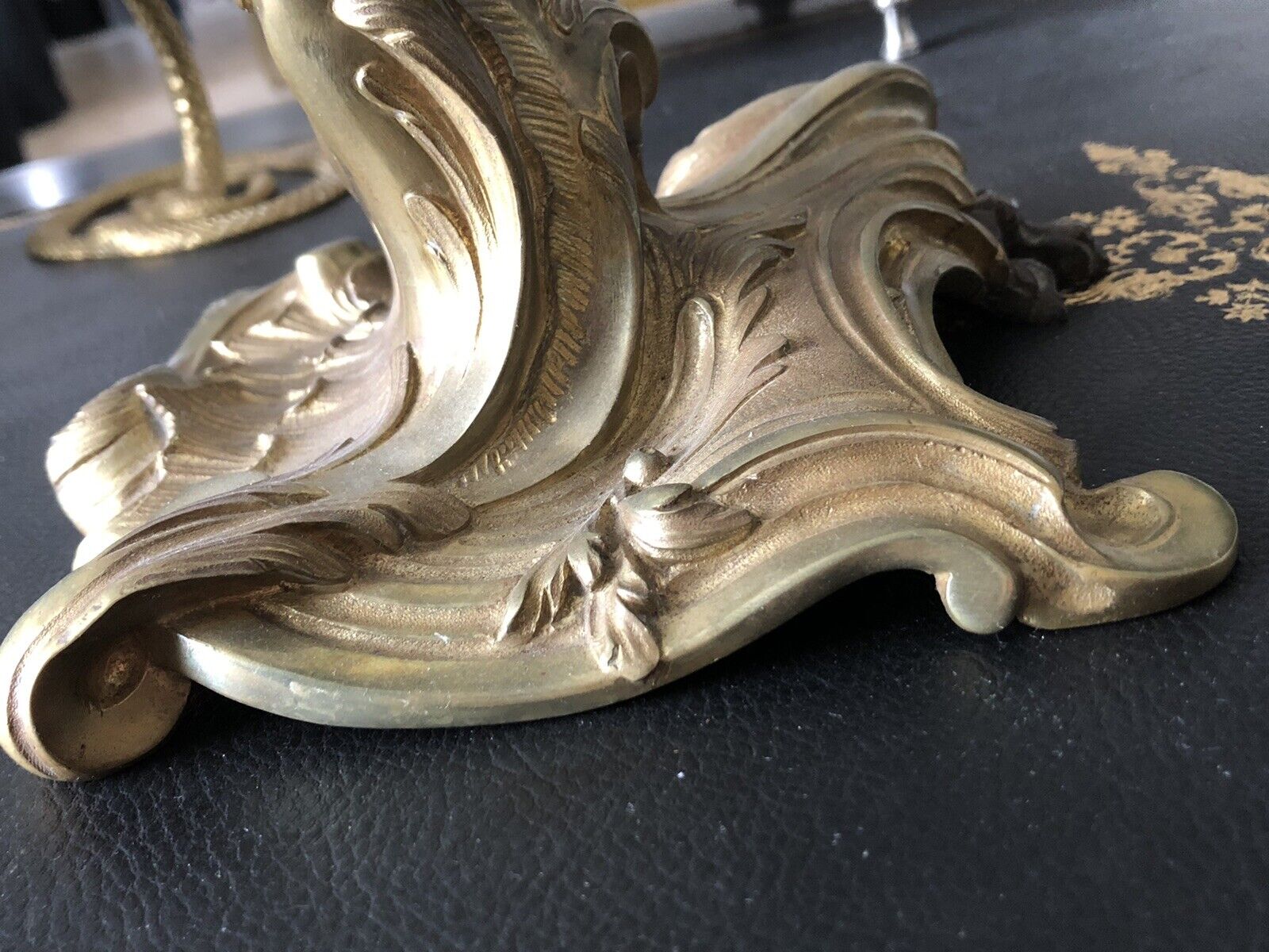 Grande lampe à pétrole en bronze doré Napoléon III dragon chimère