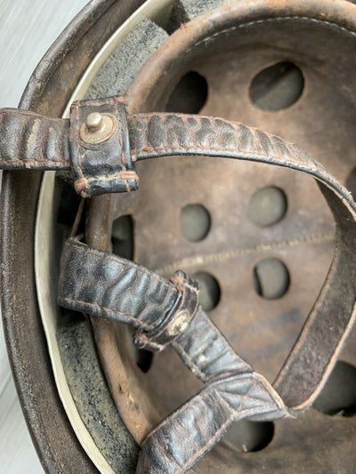 Casque de parachutiste allemand de la Seconde Guerre mondiale, modèle ET68