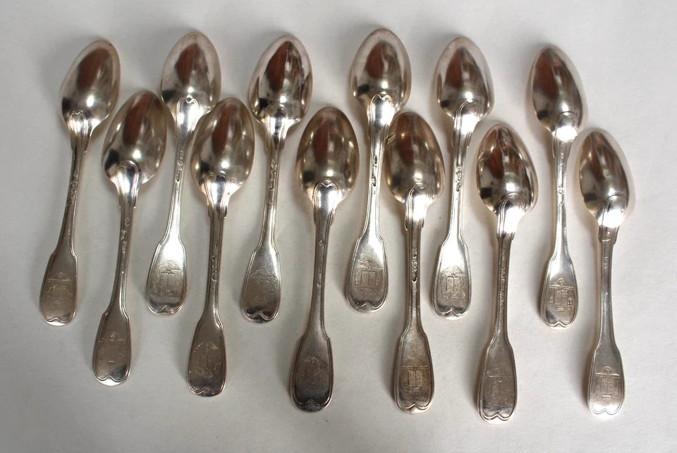 Lot De 12 Couverts Anciens Modèle Filets Armoriés En Argent Massif 18ème