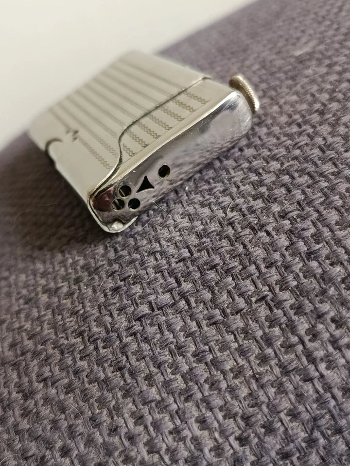 Ancien Briquet À Essence
