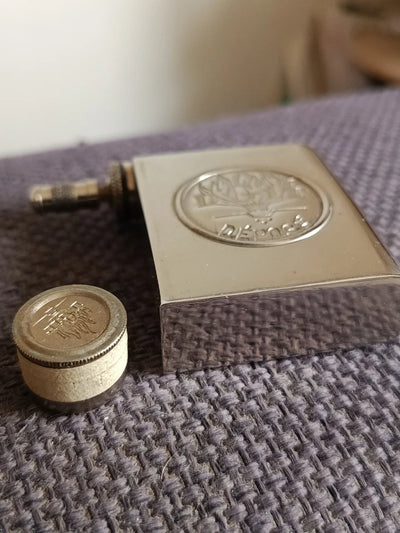 Ancien Briquet À Essence
