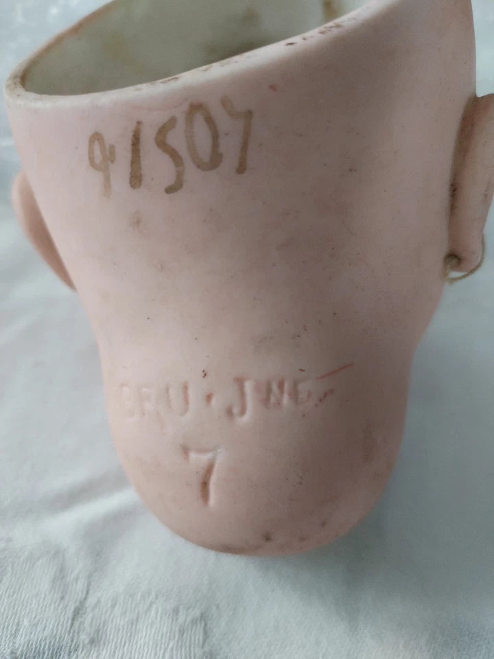 Authentique Tête De Poupée Bru Ancienne Biscuit Porcelaine Bouche Fermée