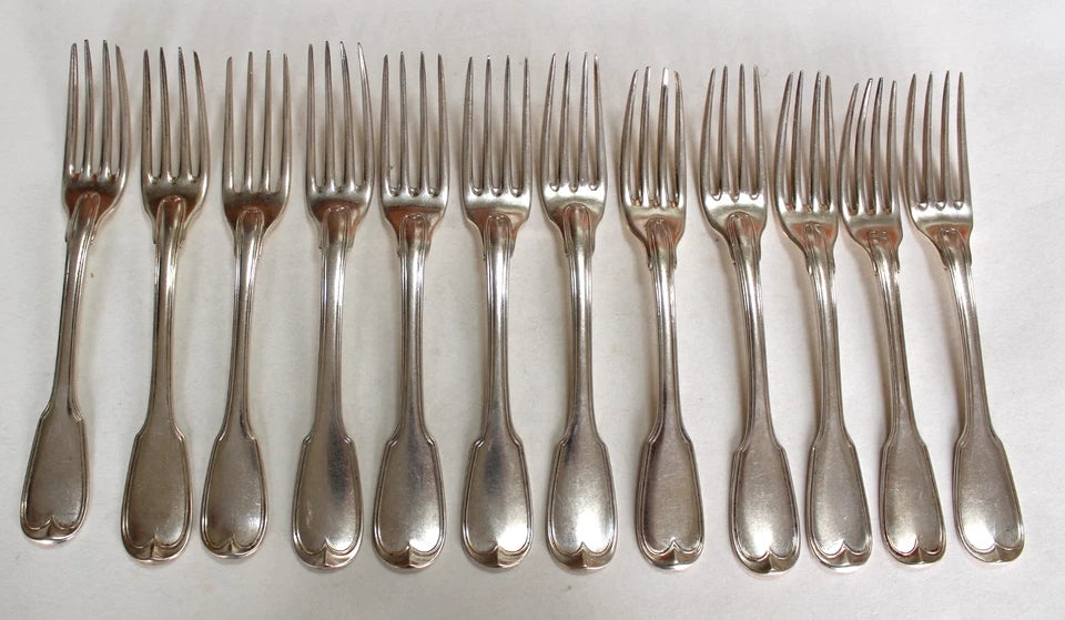Lot De 12 Couverts Anciens Modèle Filets Armoriés En Argent Massif 18ème