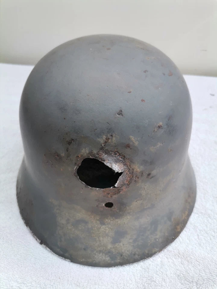 Casque Allemand troupe ww2 original - impacté