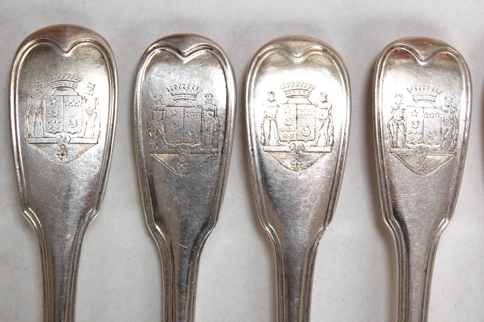 Lot De 12 Couverts Anciens Modèle Filets Armoriés En Argent Massif 18ème