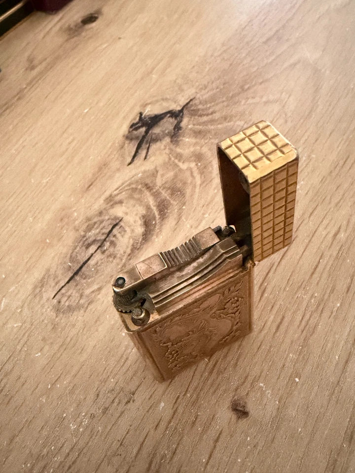 Briquet S.T. Dupont Drago Paris 5e Bataillon Thai Indochine Essence