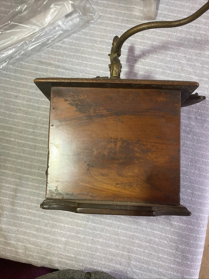 Ancien Moulin à Café Peugeot Jackson à Oreilles – Circa 1880