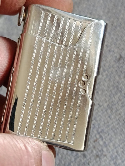 Ancien Briquet À Essence