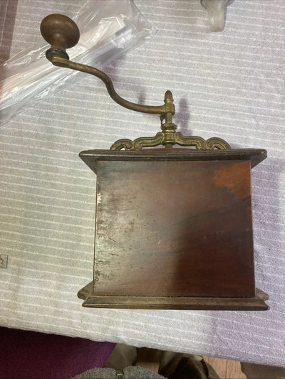 Ancien Moulin à Café Peugeot Jackson à Oreilles – Circa 1880